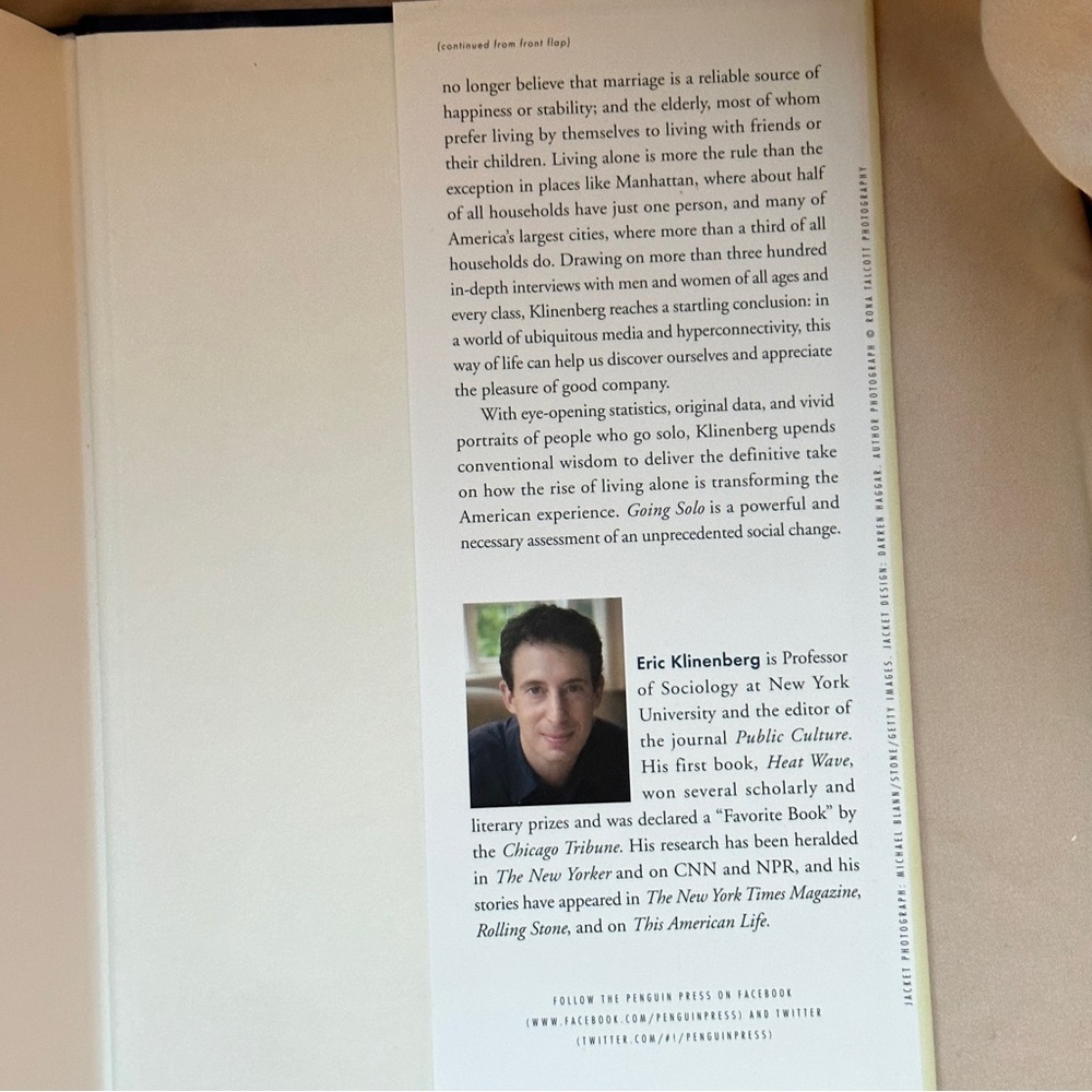 Going Solo by Eric Klinenberg | Sociology, Non-fiction | Hardcover Book - Picture 8 of 8